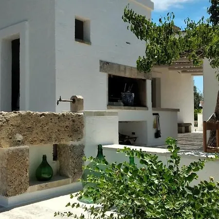 Guest house Masseria Ferarelli Trepizzi 4*