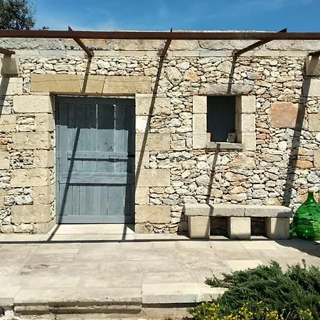 Masseria Ferarelli Trepizzi Guest house 4*