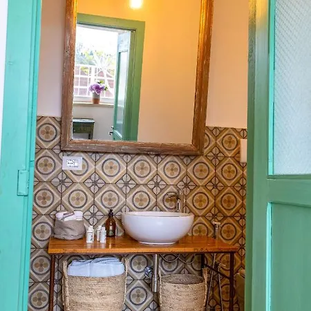 Guest house Masseria Ferarelli Trepizzi 4*